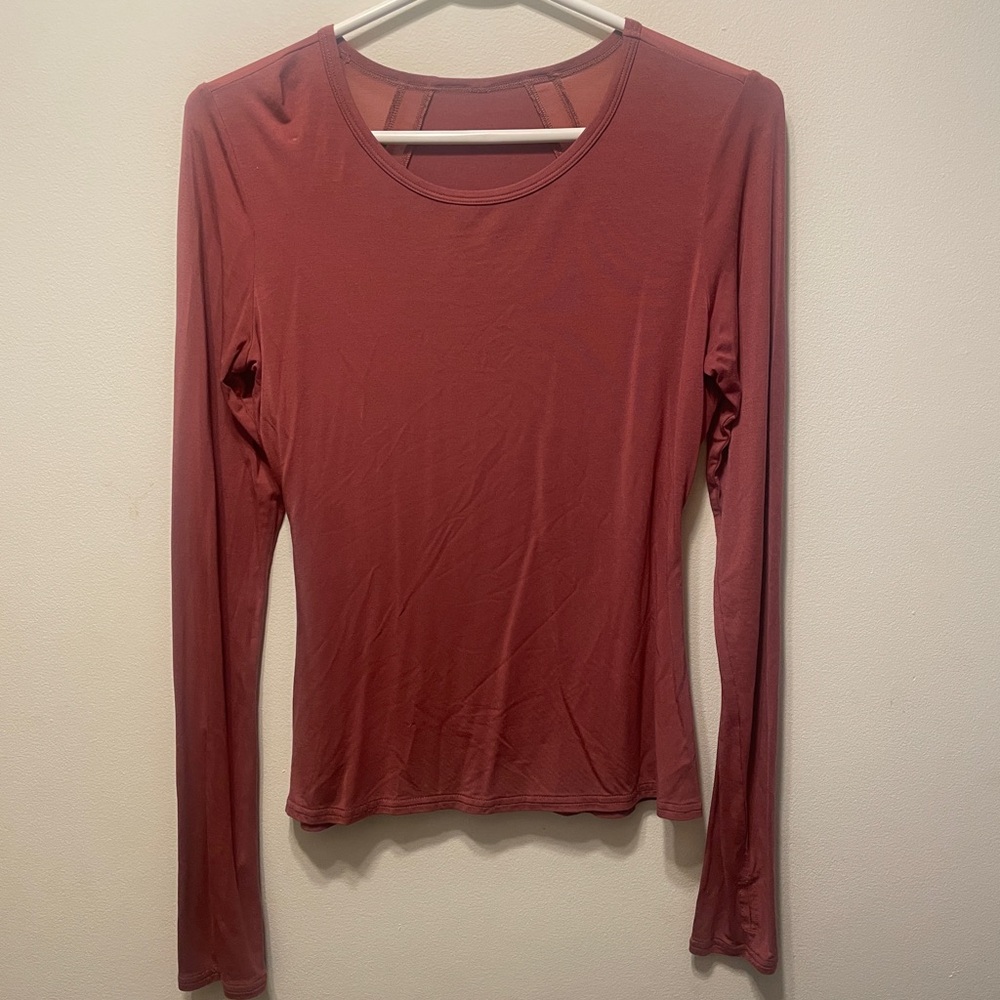 ALO Yoga Long Sleeve Top - Dusty Rose color